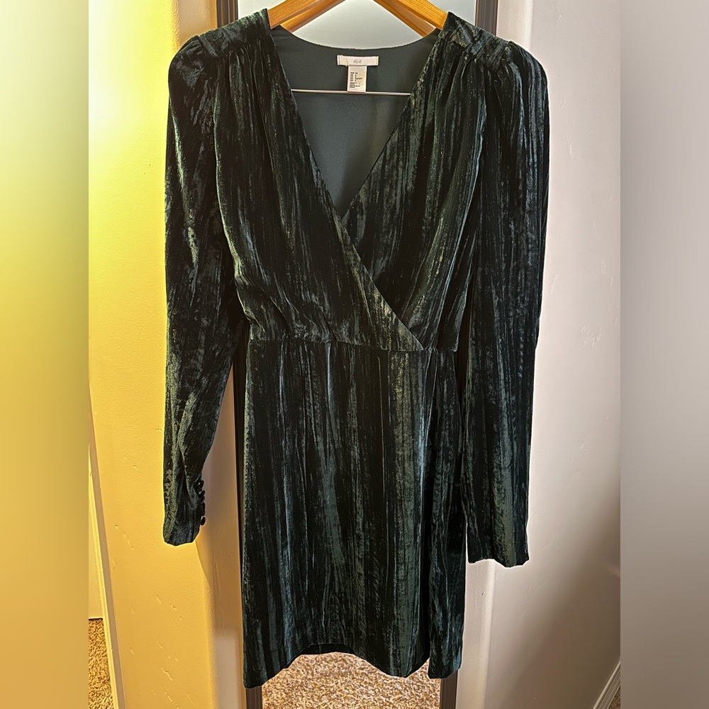 H&M Green Velvet Long Sleeve Dress